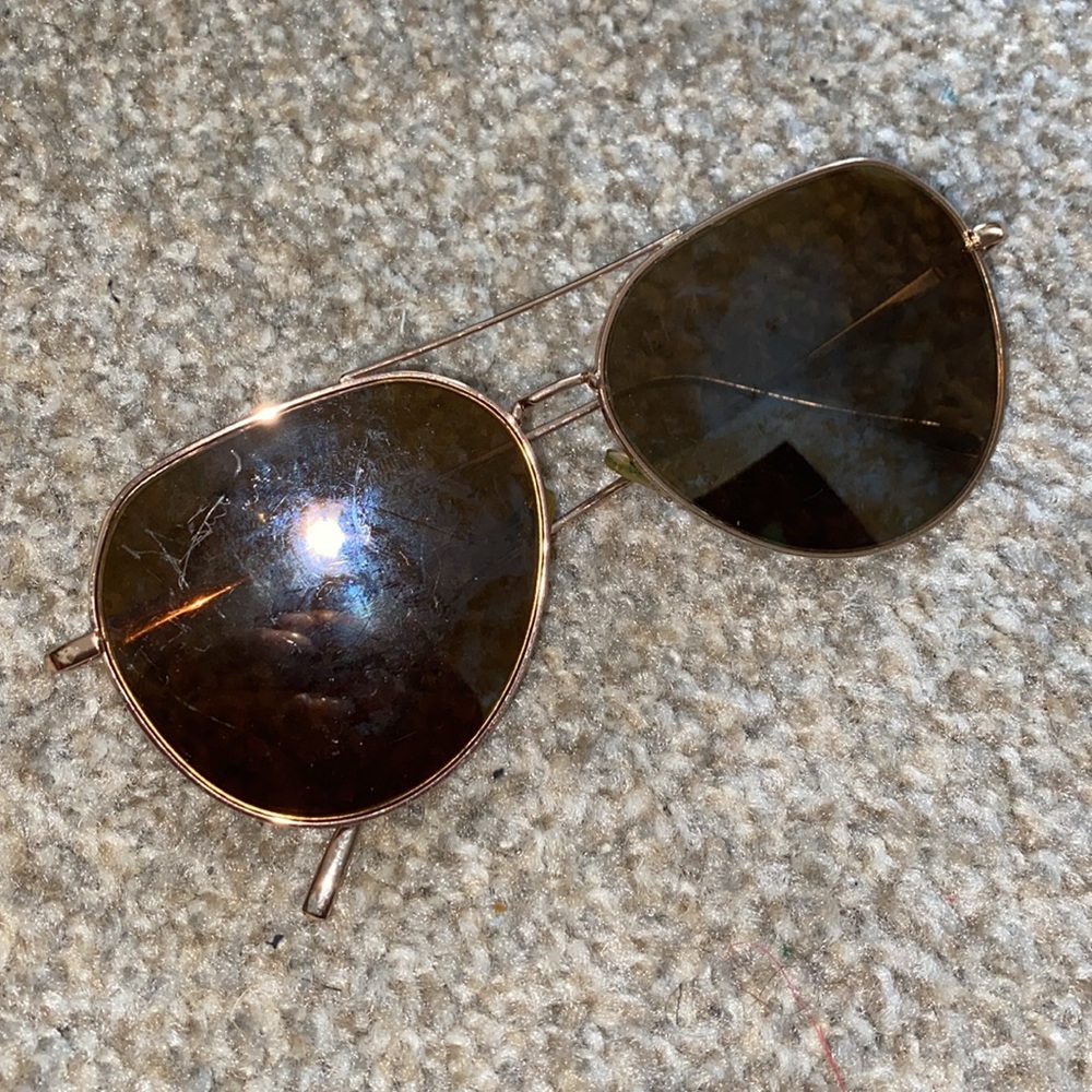 Assorted Sunglasses - Picture 11 of 12